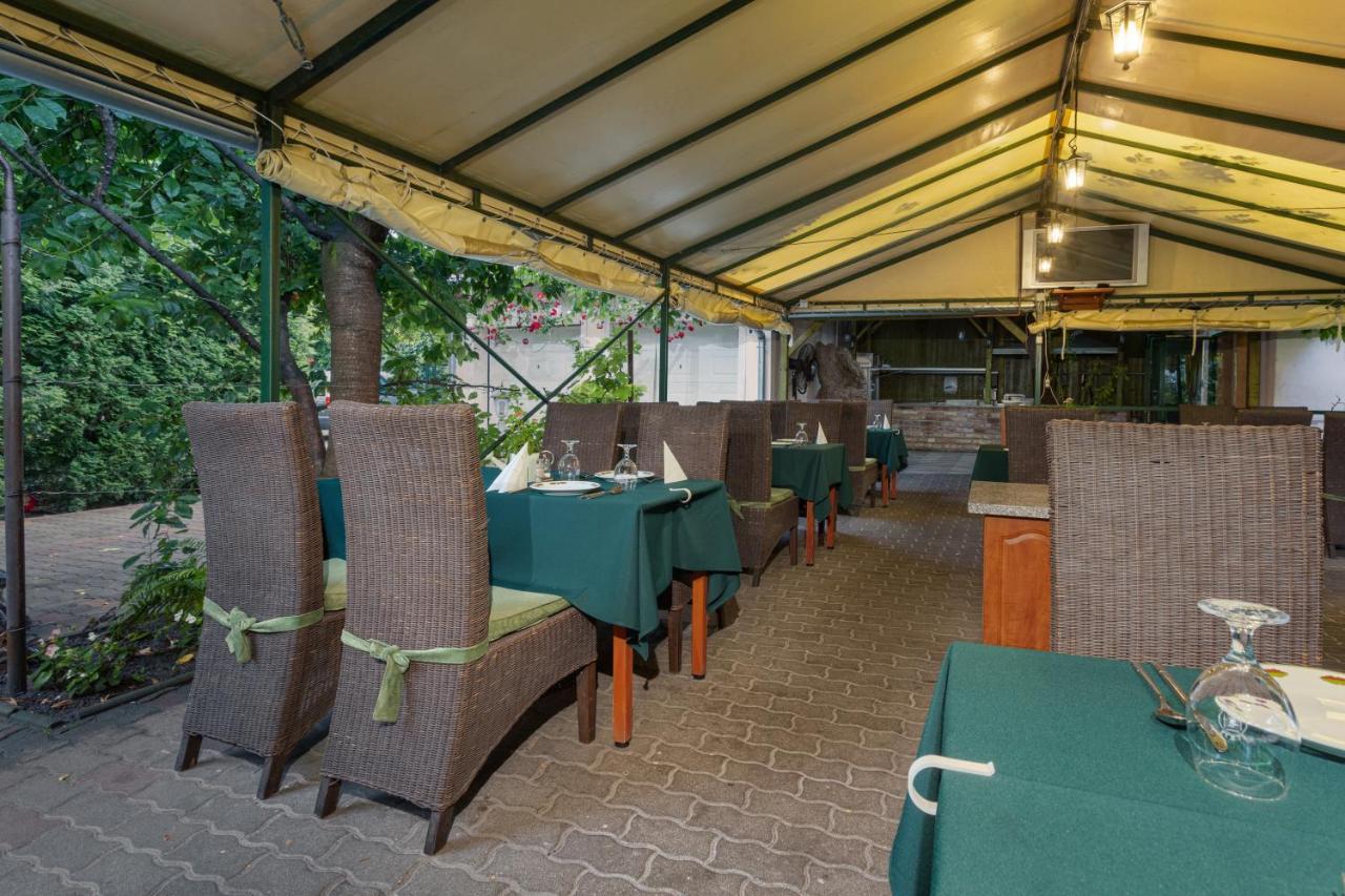 Illes Hotel 塞格德 外观 照片